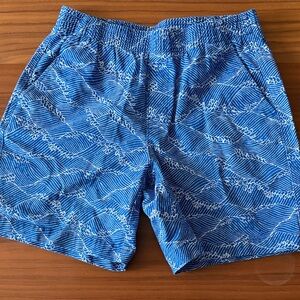 Lands End Kentucky Blue and White Mid Rise Spandex Twill Shorts